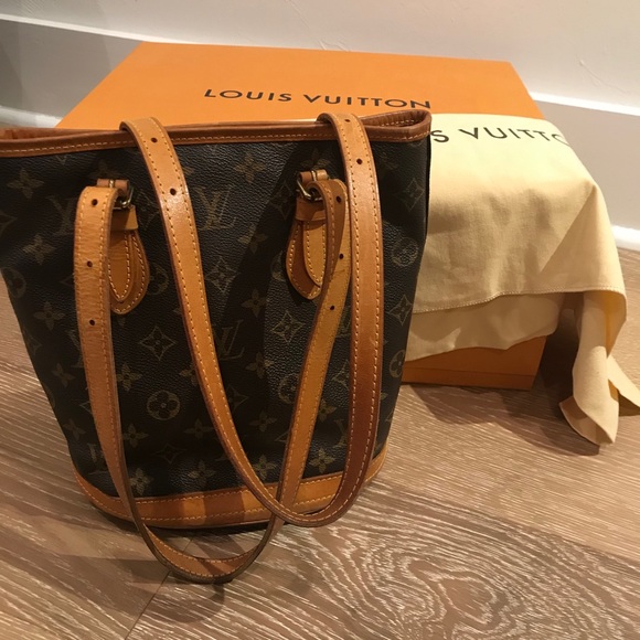 Louis Vuitton Handbags - Louis Vuitton Petite Bucket